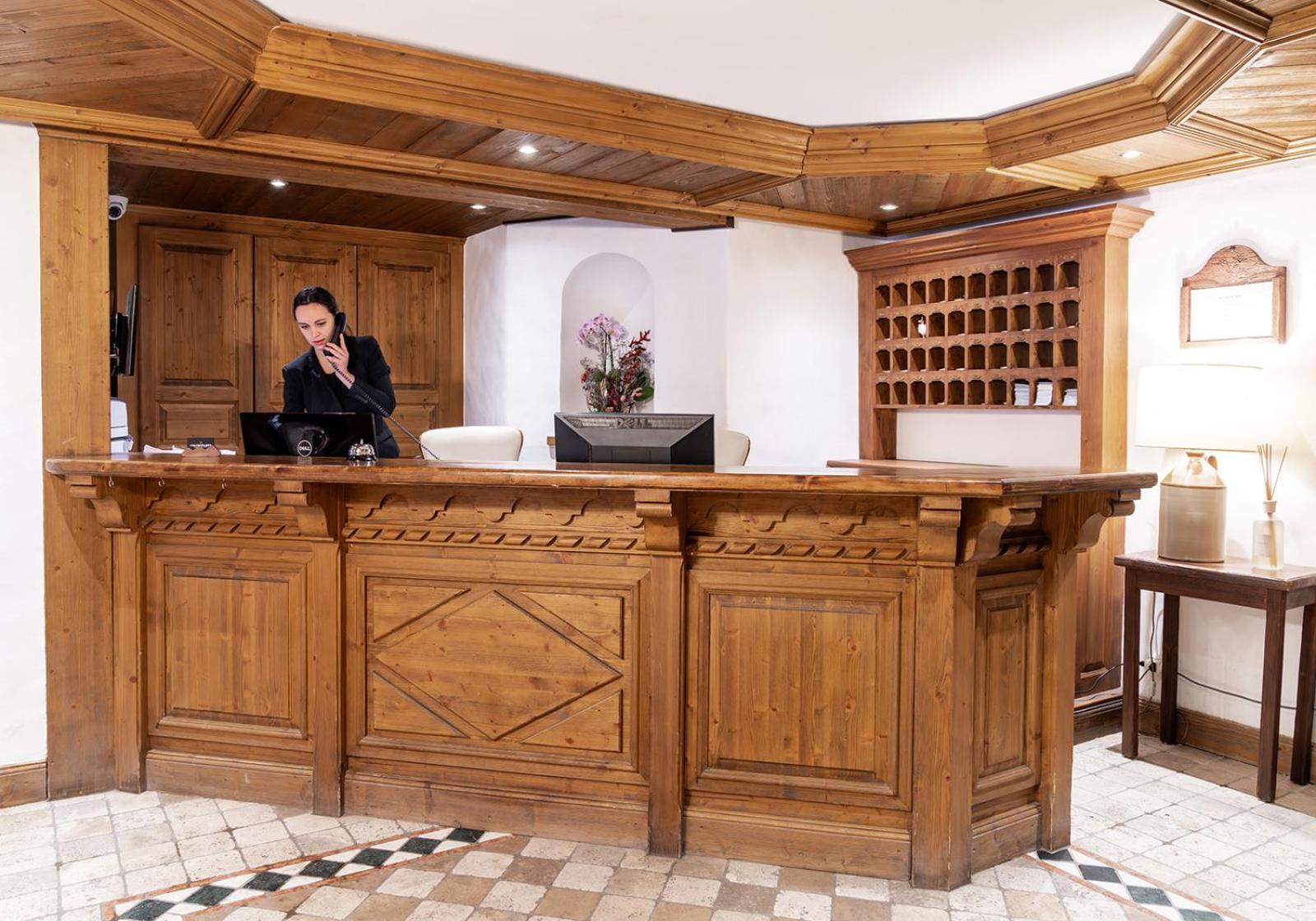 Hotel Les Peupliers คูร์เชอแวล ภายนอก รูปภาพ