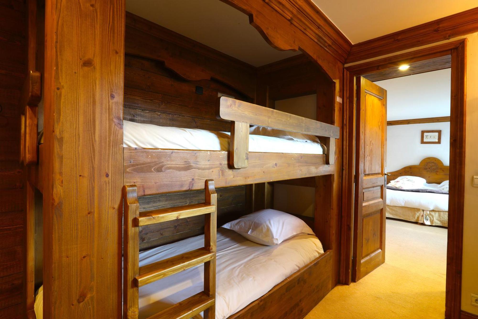 Hotel Les Peupliers คูร์เชอแวล ภายนอก รูปภาพ
