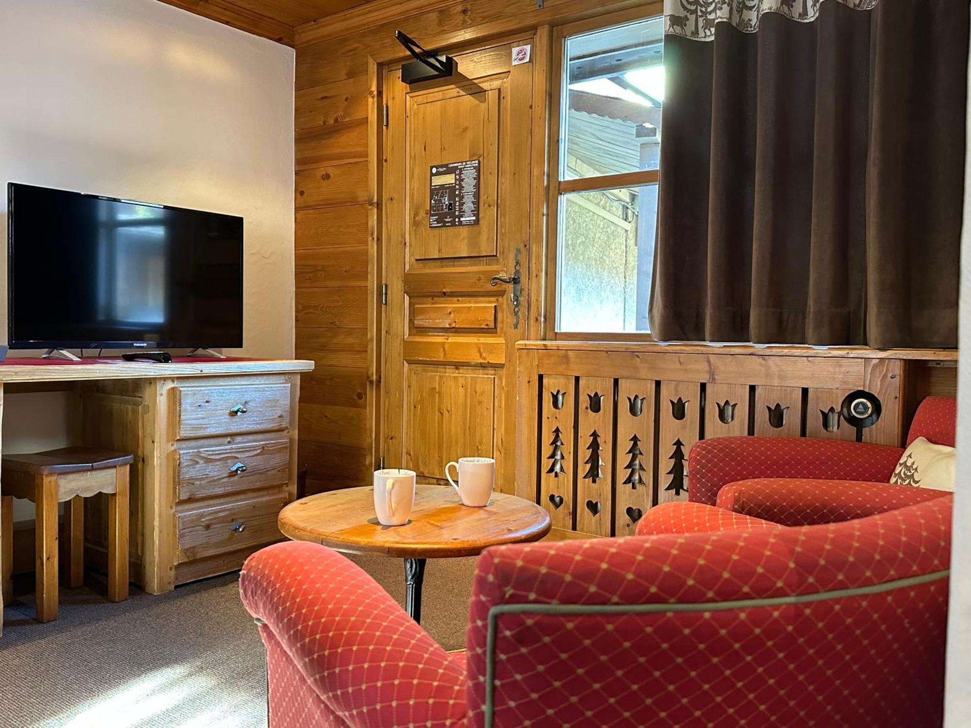 Hotel Les Peupliers คูร์เชอแวล ภายนอก รูปภาพ