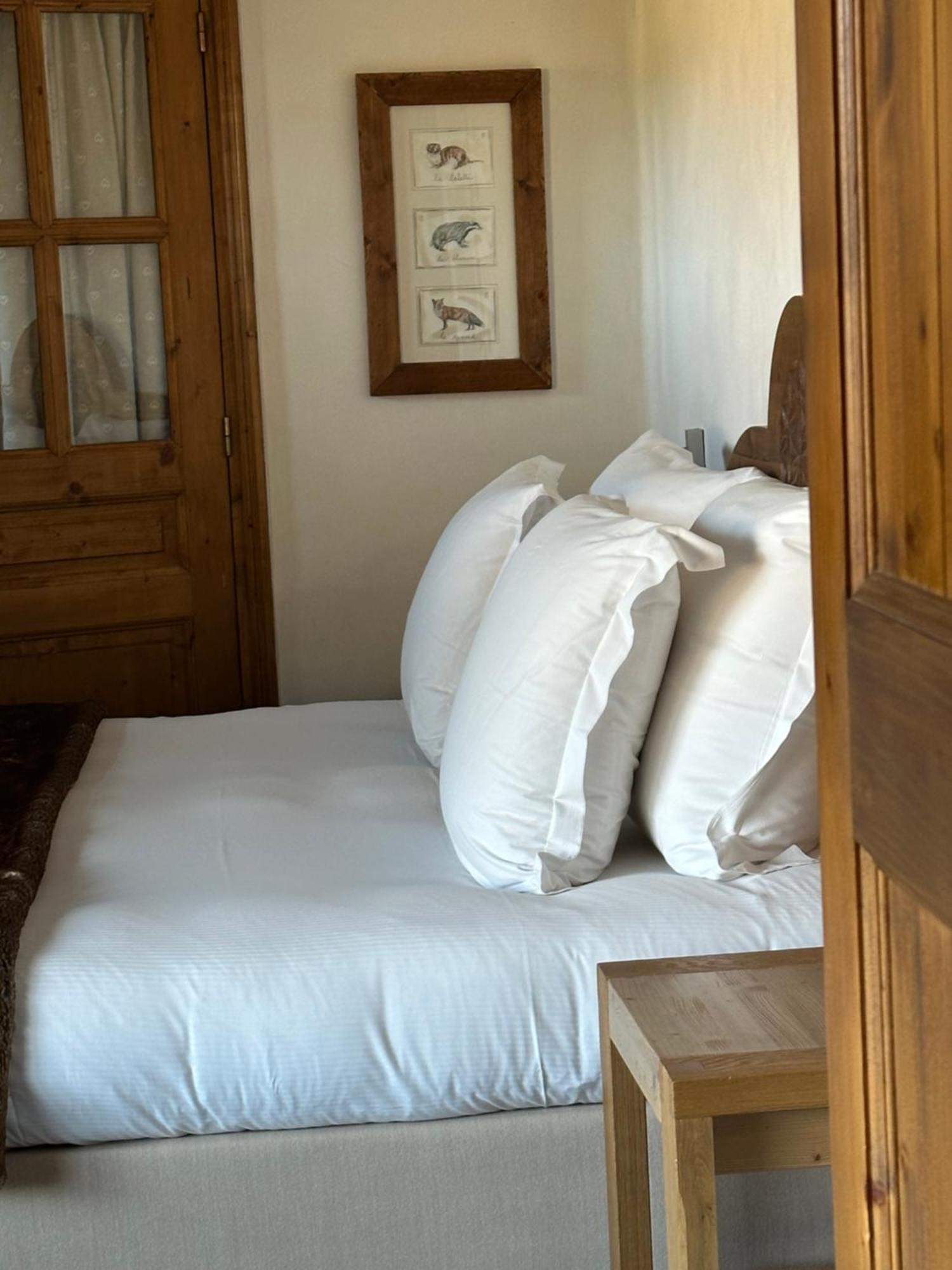 Hotel Les Peupliers คูร์เชอแวล ภายนอก รูปภาพ