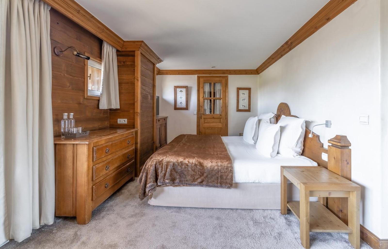 Hotel Les Peupliers คูร์เชอแวล ภายนอก รูปภาพ