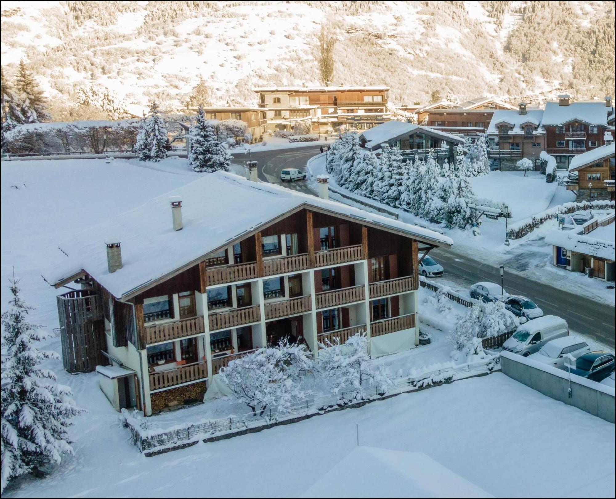 Hotel Les Peupliers คูร์เชอแวล ภายนอก รูปภาพ